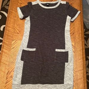 Wasson short sleeve dress with front pockets size S